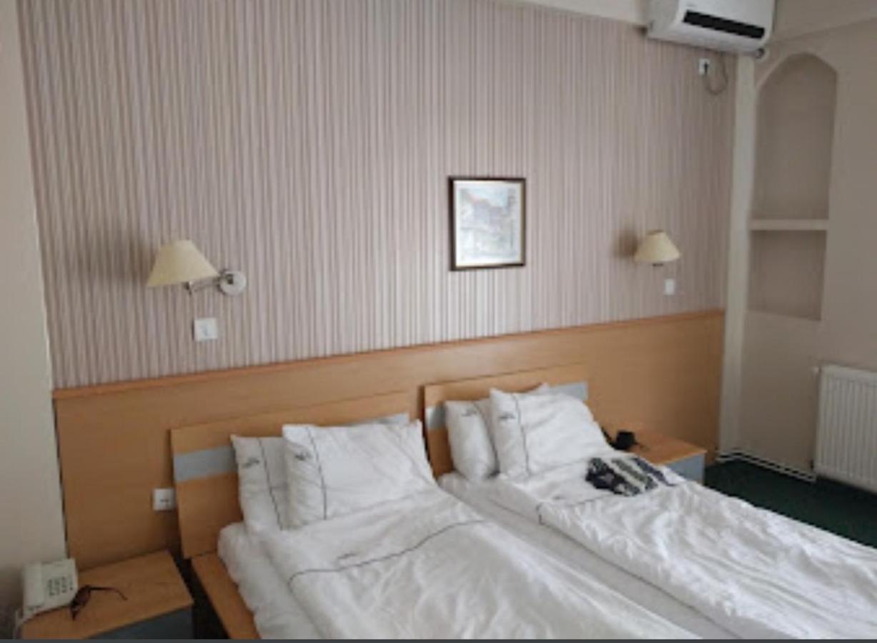 Hotel Bluebell Ohrid Buitenkant foto