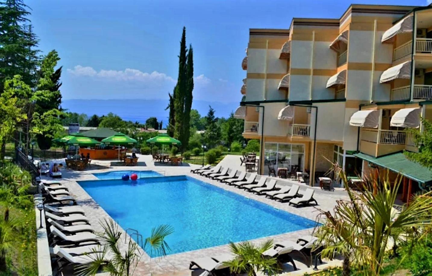 Hotel Bluebell Ohrid Buitenkant foto